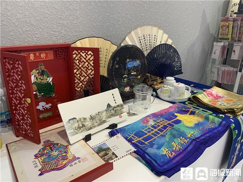 一把折扇畫泉城 濟南文創(chuàng)產(chǎn)品亮相首屆中國文旅博覽會，助力文化交流